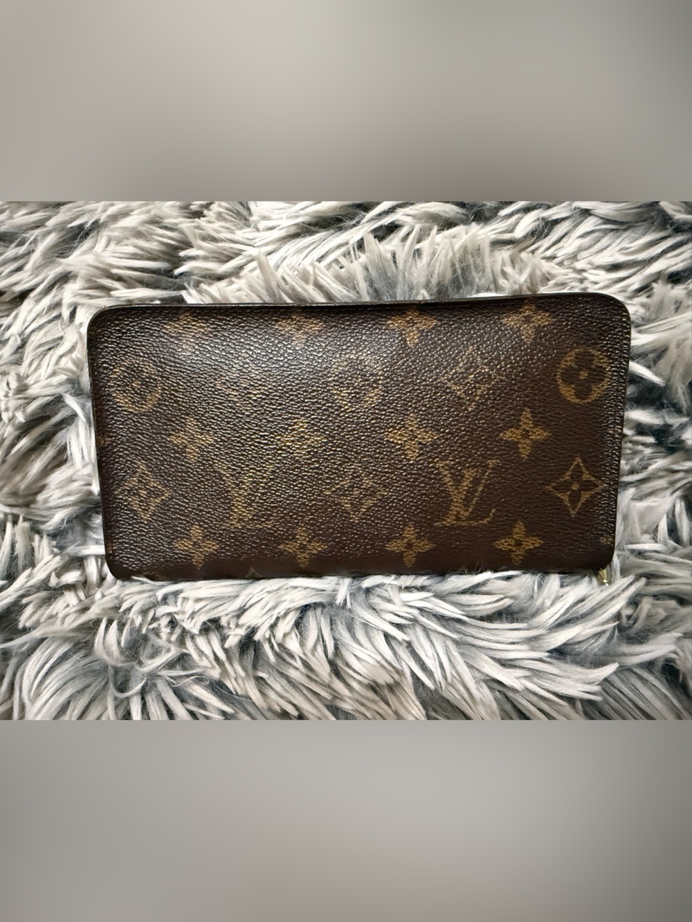 Louis Vuitton Monogram Zip Around Vintage Wallet - Picture 1 of 14